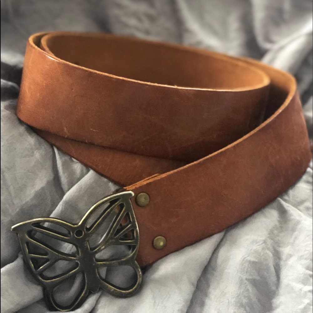 American Eagle distressed leather belt